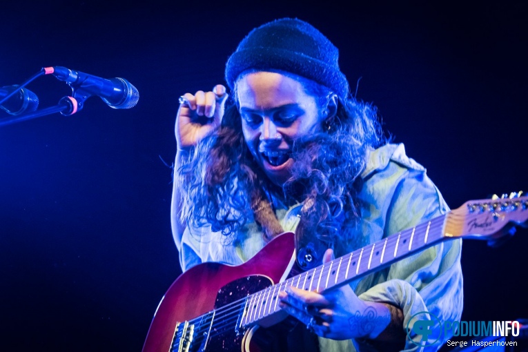 Tash Sultana op Tash Sultana - 31/10 - TivoliVredenburg foto