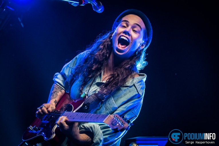 Tash Sultana op Tash Sultana - 31/10 - TivoliVredenburg foto