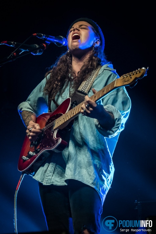 Tash Sultana op Tash Sultana - 31/10 - TivoliVredenburg foto