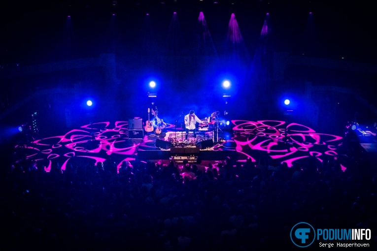 Tash Sultana op Tash Sultana - 31/10 - TivoliVredenburg foto