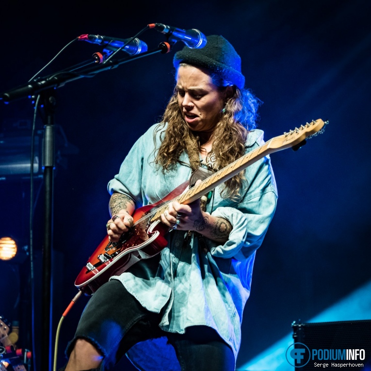 Tash Sultana op Tash Sultana - 31/10 - TivoliVredenburg foto