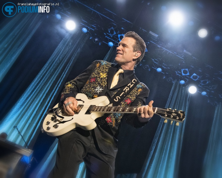 Chris Isaak op Chris Isaak - 3/11 - 013 foto