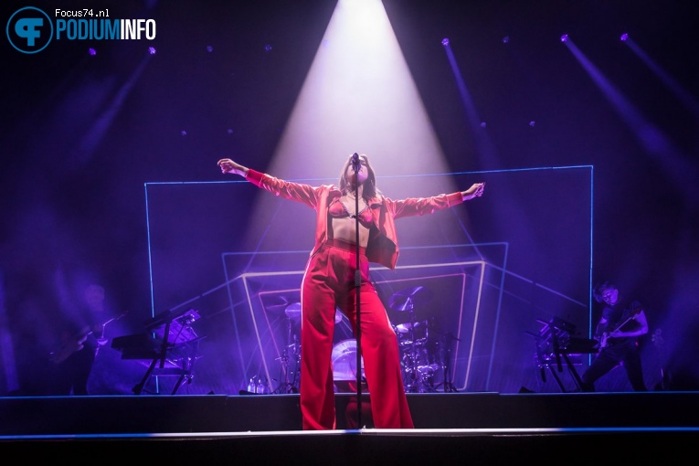 Dua Lipa op Dua Lipa - 5/11 - AFAS Live foto