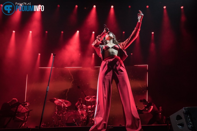 Dua Lipa op Dua Lipa - 5/11 - AFAS Live foto