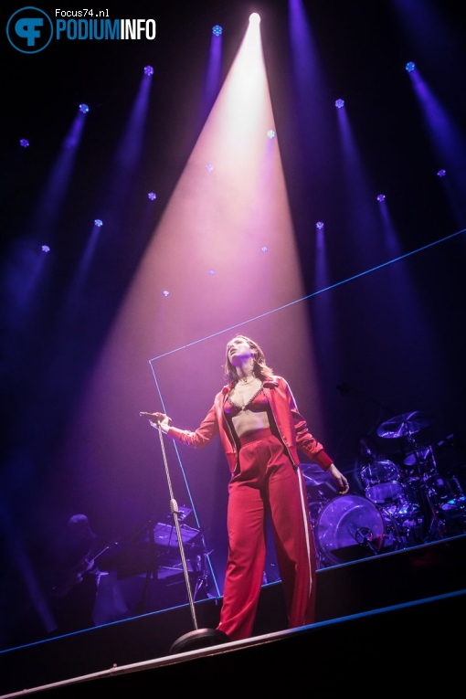 Dua Lipa op Dua Lipa - 5/11 - AFAS Live foto