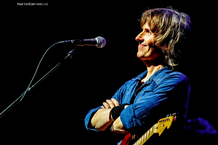 Foto The Dire Straits Experience op The Dire Straits - 5/11 - Paard