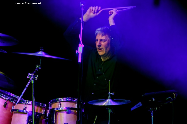 Foto The Dire Straits Experience op The Dire Straits - 5/11 - Paard