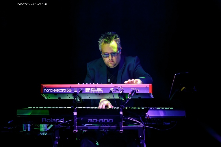 The Dire Straits Experience op The Dire Straits - 5/11 - Paard foto