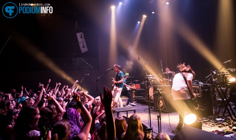 Boys Jump Ship op Don Broco - 7/11 - TivoliVredenburg foto