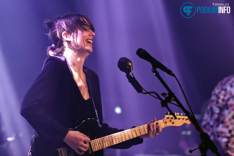 Wolf Alice op Wolf Alice - 03/11 - Melkweg foto