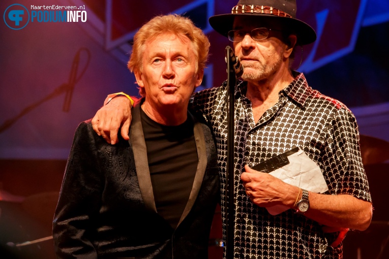 Manfred Mann's Earth Band op Manfred Mann's Earth Band - 11/11 - Boerderij foto