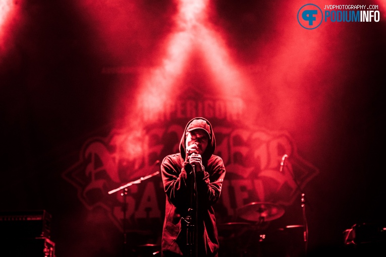 Sworn In op Impericon Never Say Die! Tour - 9/11 - Patronaat foto