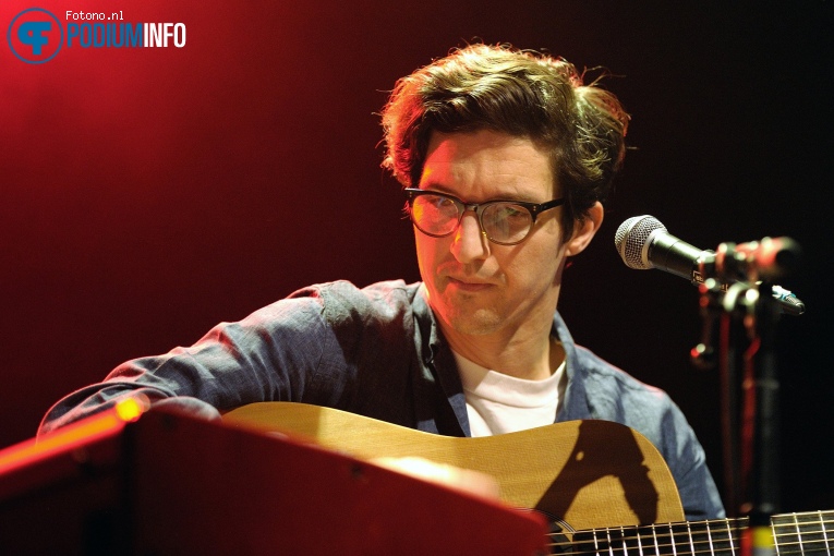 Dan Croll op Bear's Den - 16/11 - Effenaar foto