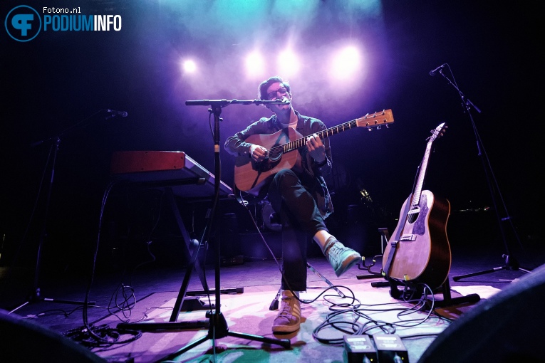 Dan Croll op Bear's Den - 16/11 - Effenaar foto