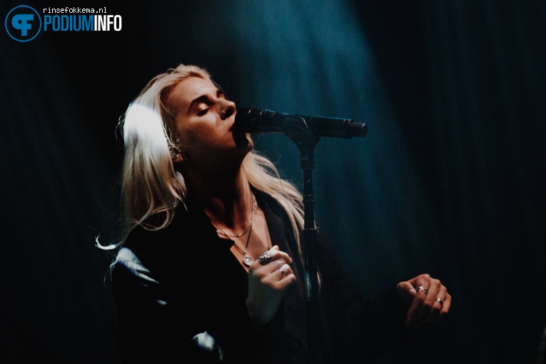 PVRIS op PVRIS - 17/11 - TivoliVredenburg foto