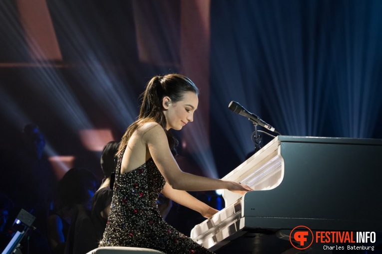 Emily Bear op Night of The Proms Rotterdam foto