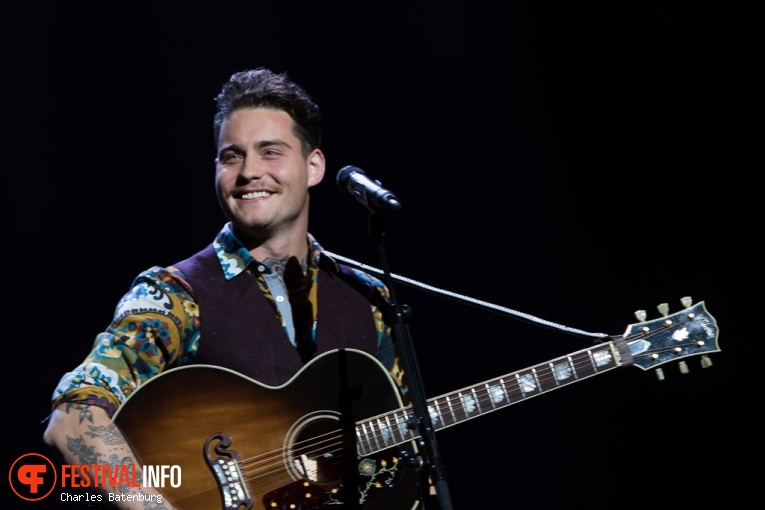Douwe Bob op Night of The Proms Rotterdam foto