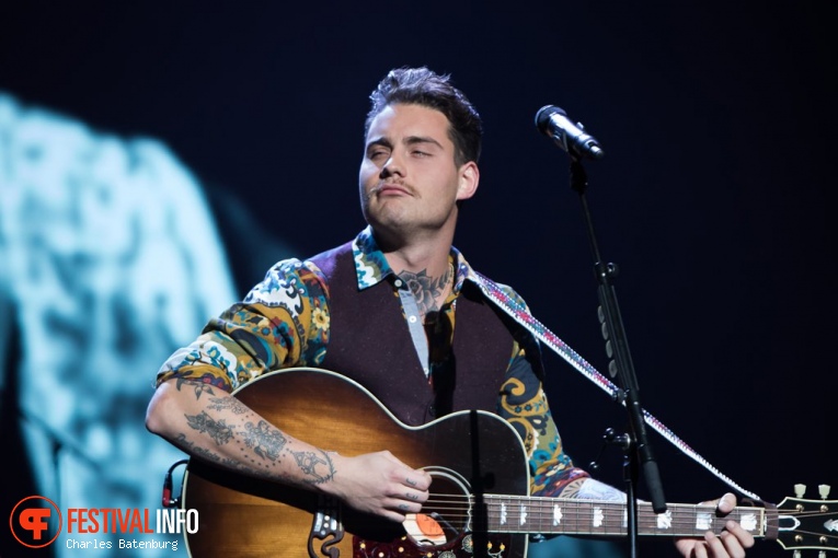 Douwe Bob op Night of The Proms Rotterdam foto