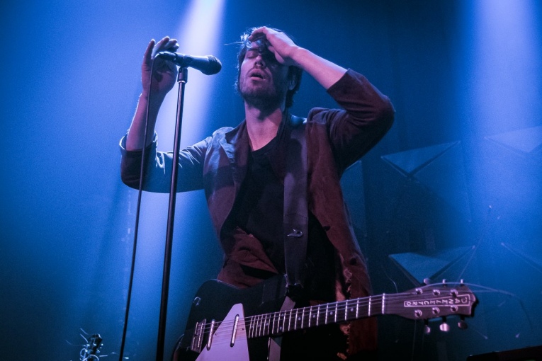 Foto Faces on TV op Warhaus - 18/11 - TivoliVredenburg