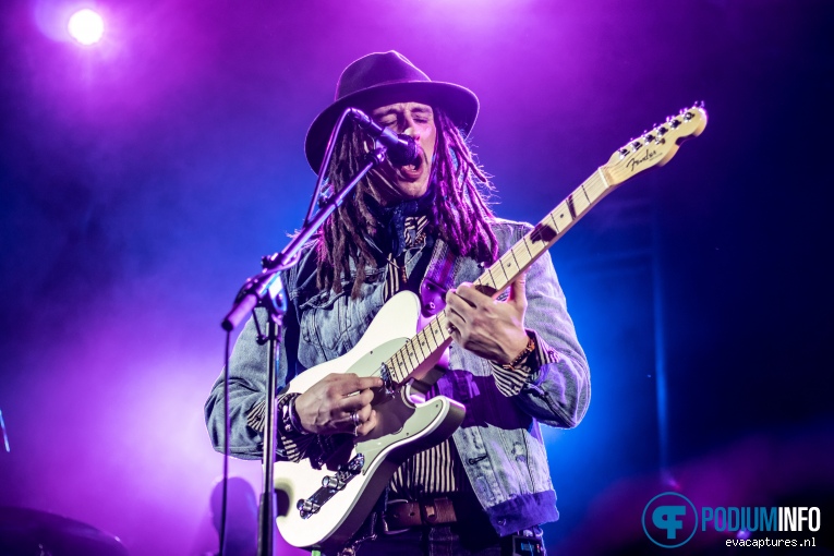 JP Cooper op JP Cooper + Picture This - 26/11 - Maassilo foto