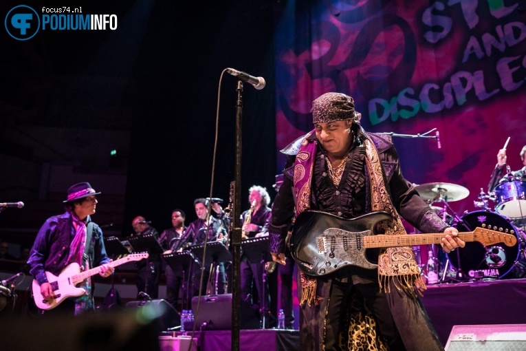 Little Steven & The Disciples of Soul op Little Steven & The Desciples of Soul - 28/11 - TivoliVredenburg foto