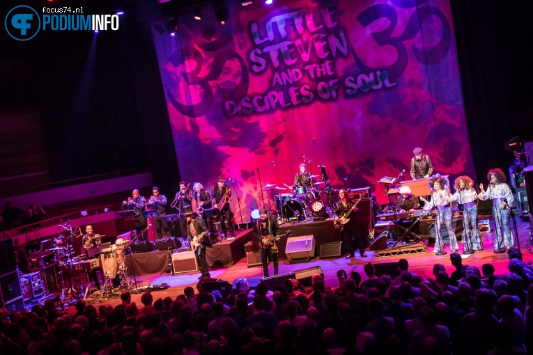 Little Steven & The Disciples of Soul op Little Steven & The Desciples of Soul - 28/11 - TivoliVredenburg foto