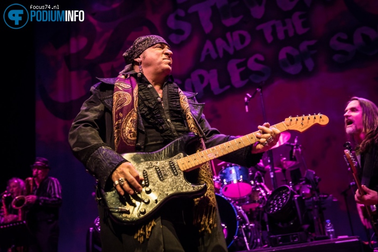 Little Steven & The Disciples of Soul op Little Steven & The Desciples of Soul - 28/11 - TivoliVredenburg foto