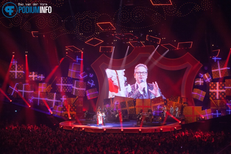 Foto Guus Meeuwis op Guus Meeuwis - Groots met een zachte G winter editie - 1/12 - Ziggo Dome