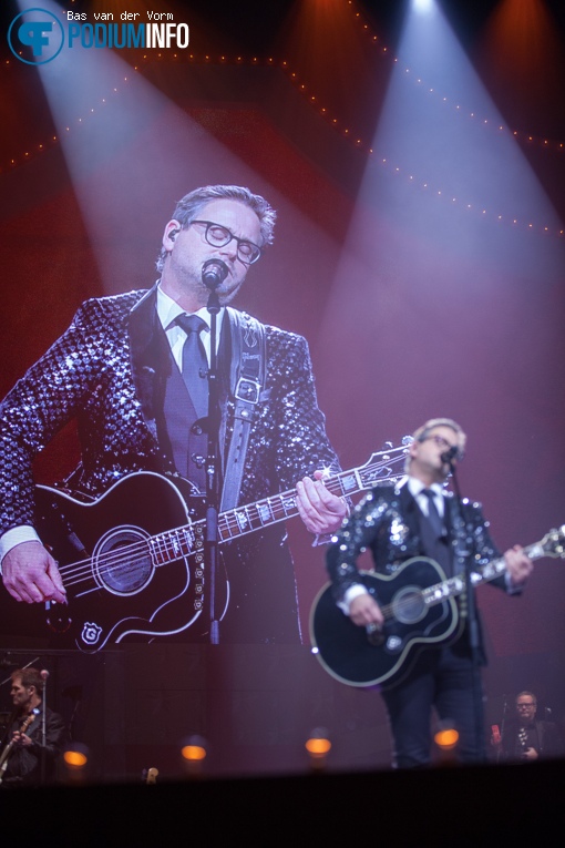 Guus Meeuwis op Guus Meeuwis - Groots met een zachte G winter editie - 1/12 - Ziggo Dome foto