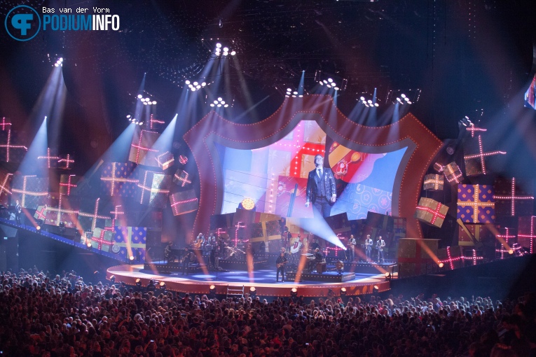 Foto Guus Meeuwis op Guus Meeuwis - Groots met een zachte G winter editie - 1/12 - Ziggo Dome