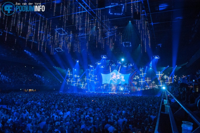Guus Meeuwis op Guus Meeuwis - Groots met een zachte G winter editie - 1/12 - Ziggo Dome foto