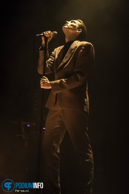 Thomas Azier op Thomas Azier - 4/12 - TivoliVredenburg foto