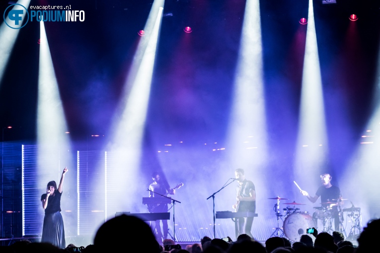 Oh Wonder op Oh Wonder - 4/12 - Doornroosje foto