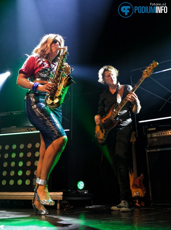 Candy Dulfer op Candy Dulfer - 06/12 - Paradiso foto