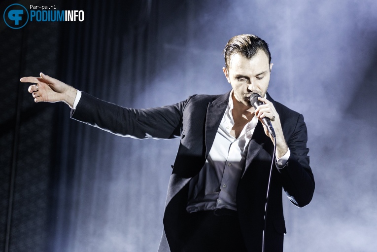 Hurts op Hurts - 06/12 - TivoliVredenburg foto