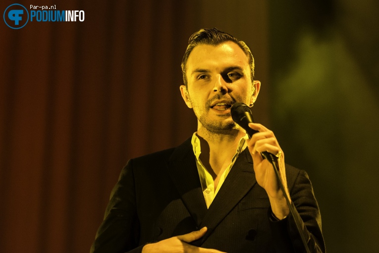 Hurts op Hurts - 06/12 - TivoliVredenburg foto