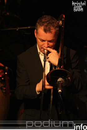Foto New Cool Collective op New Cool Collective - 11/1 - Mezz
