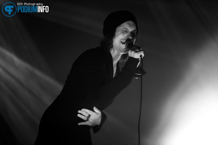 HIM op HIM - 12/12 - 013 foto