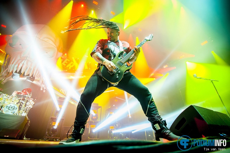 Five Finger Death Punch op Five Finger Death Punch / In Flames - 14/12 - AFAS Live foto