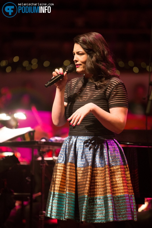 Caro Emerald op Caro Emerald / Metropole Orkest - 18/12 - TivoliVredenburg foto