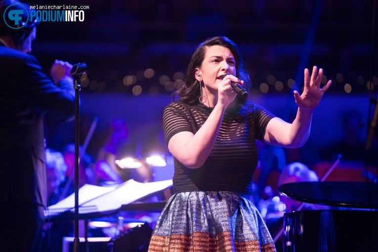 Caro Emerald op Caro Emerald / Metropole Orkest - 18/12 - TivoliVredenburg foto