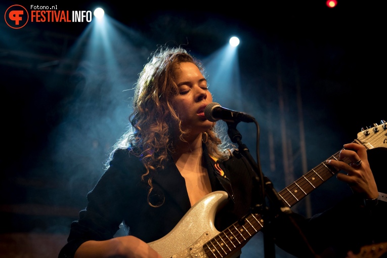 Nilüfer Yanya op Eurosonic Noorderslag 2018 - Woensdag foto