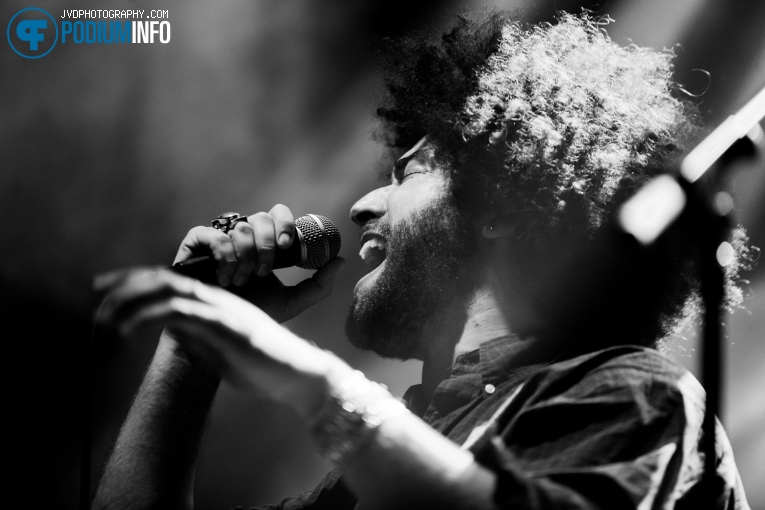 Rilan & The Bombardiers op Vintage Trouble - 24/1 - TivoliVredenburg foto