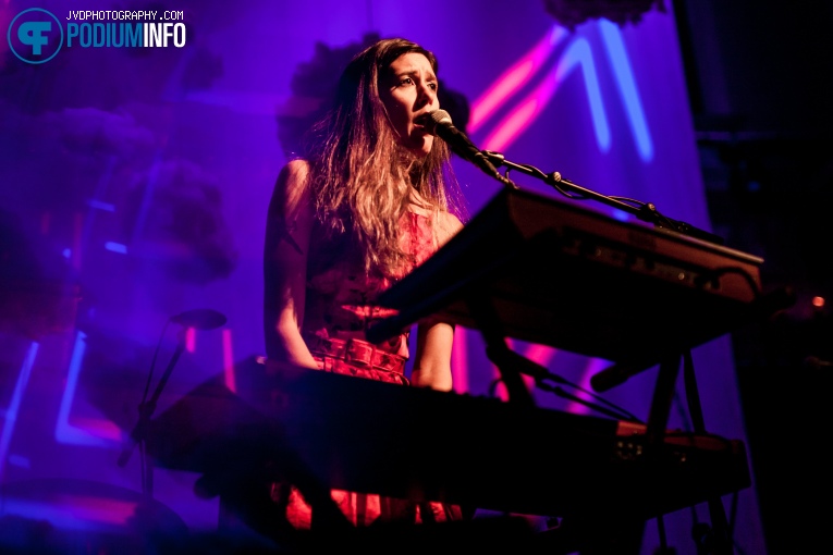 Half Waif op Iron & Wine - 27/1 - Paradiso foto