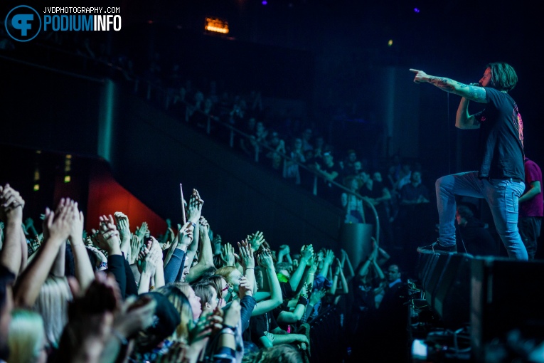 Frontstreet op Hollywood Undead - 01/02 - TivoliVredenburg foto