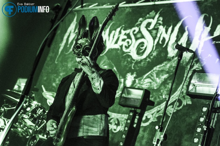 Motionless in White op Motionless in White - 1/2 - TivoliVredenburg foto