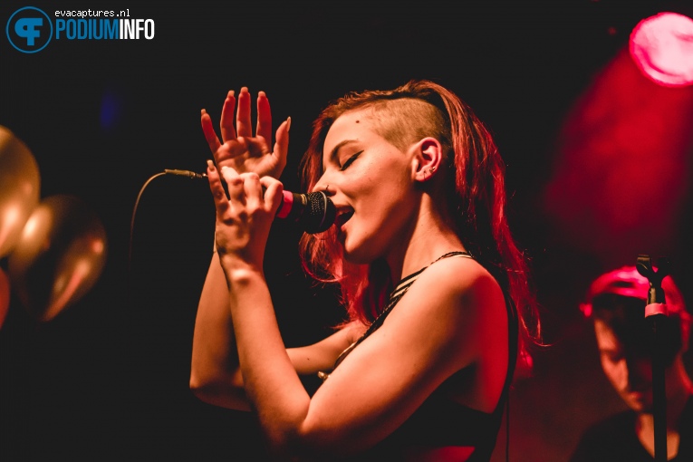 Lakshmi op Roxeanne Hazes - 3/3 - Rotown foto