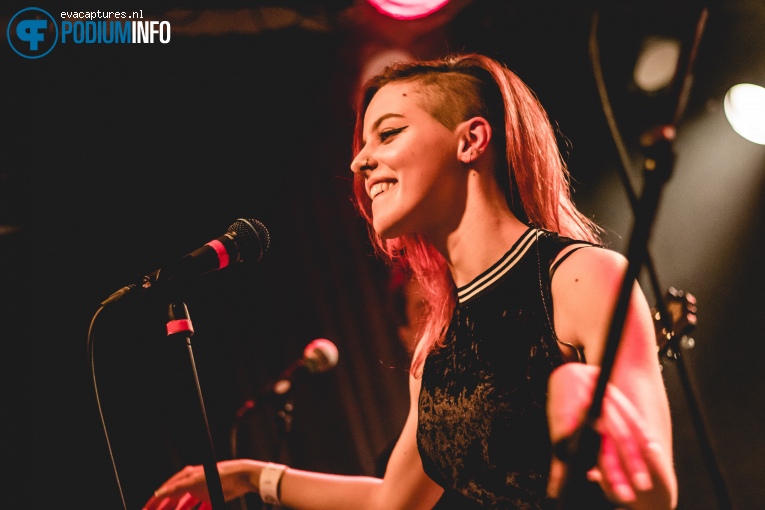 Lakshmi op Roxeanne Hazes - 3/3 - Rotown foto