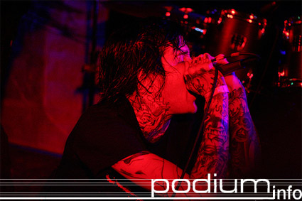 Suicide Silence op Suicide Silence - 2/2 - Baroeg foto