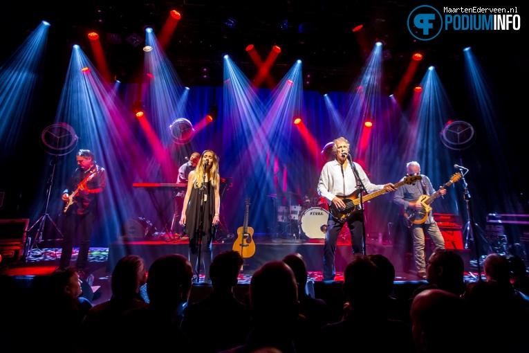 Foto John Illsley & Band op John Illsley of Dire Straits - 10/03 - Boerderij